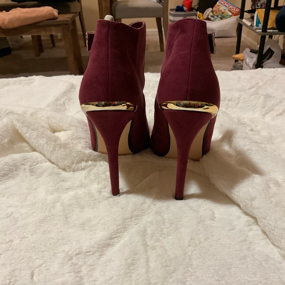 Red heels - Picture 3 of 3